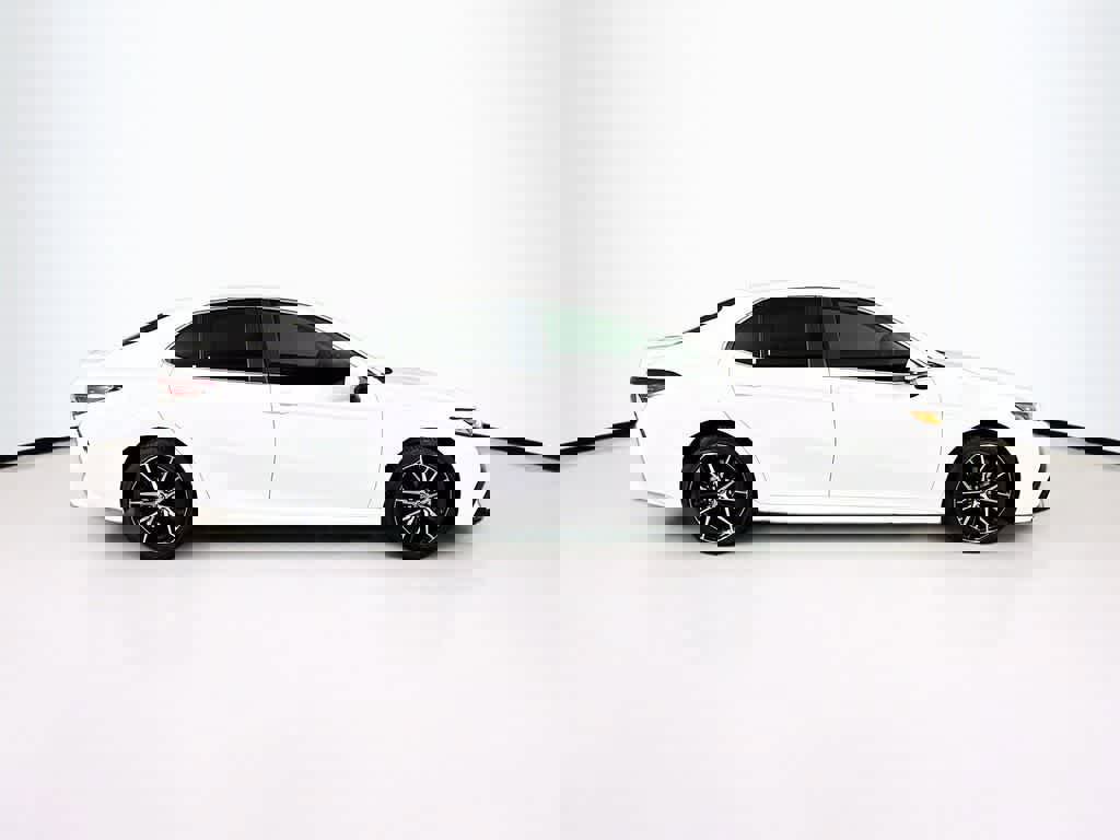 Used 2021 Toyota Camry SE image 6