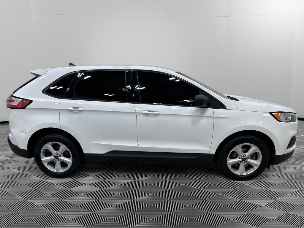 Certified 2020 Ford Edge SE image 4