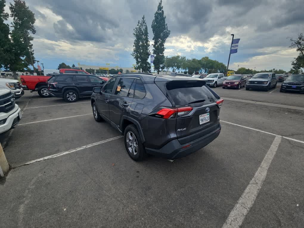 Used 2024 Toyota RAV4 LE AWD/4WD image 5