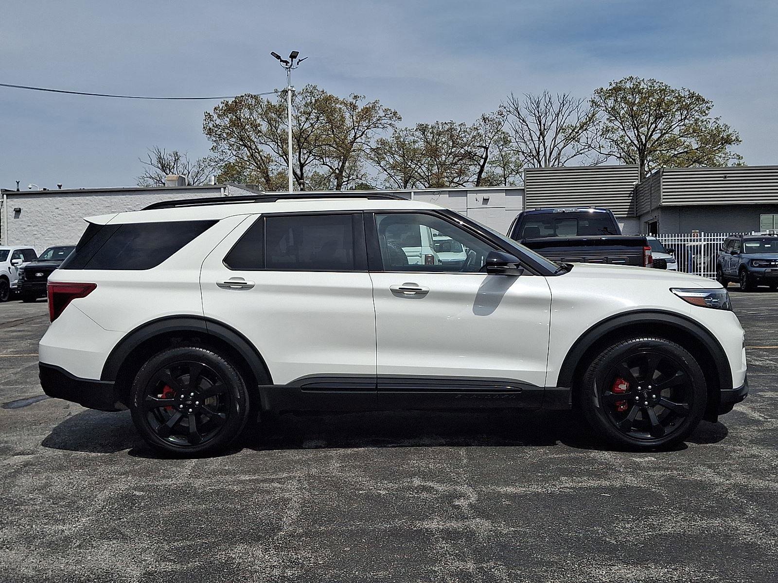 Certified 2023 Ford Explorer ST w/ Equipment Group 401A AWD/4WD image 5