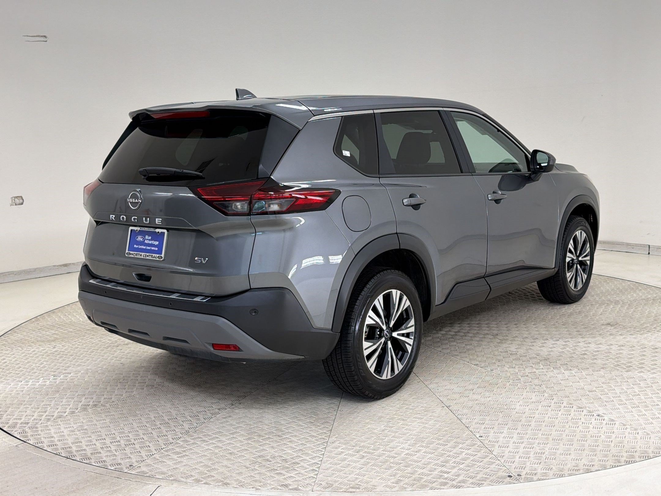 Used 2023 Nissan Rogue SV FWD image 9