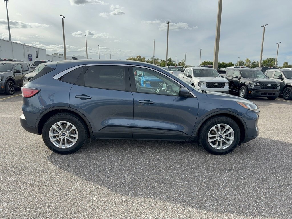 Certified 2020 Ford Escape SE image 2