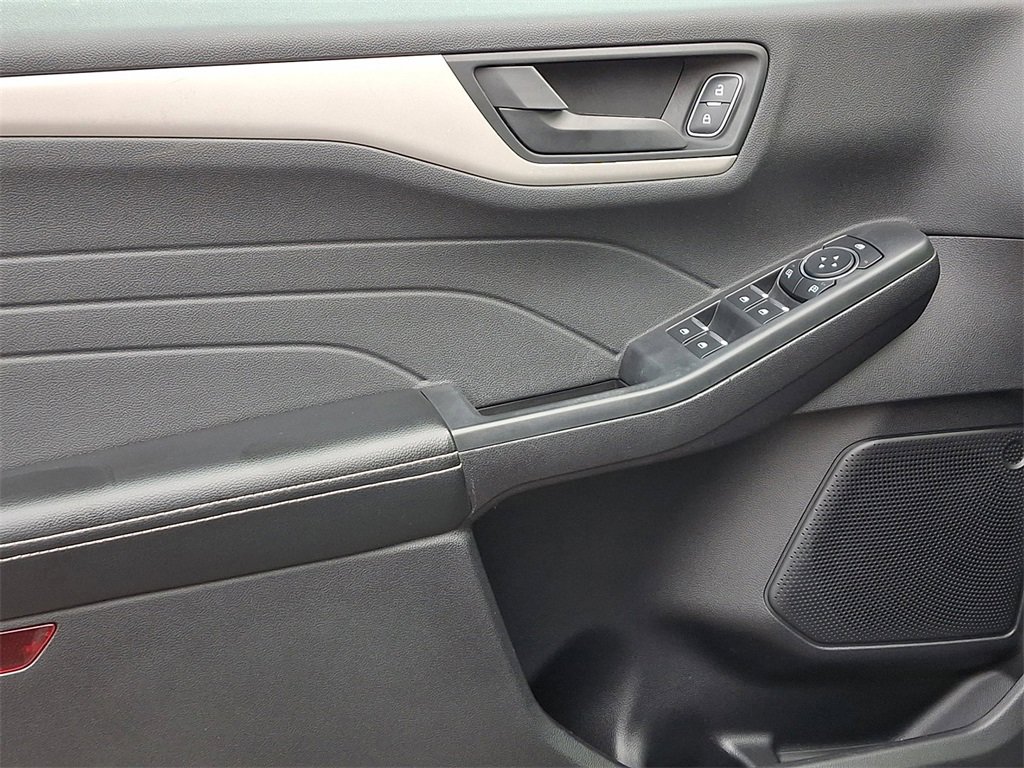 Certified 2022 Ford Escape SE w/ Cold Weather Package image 13