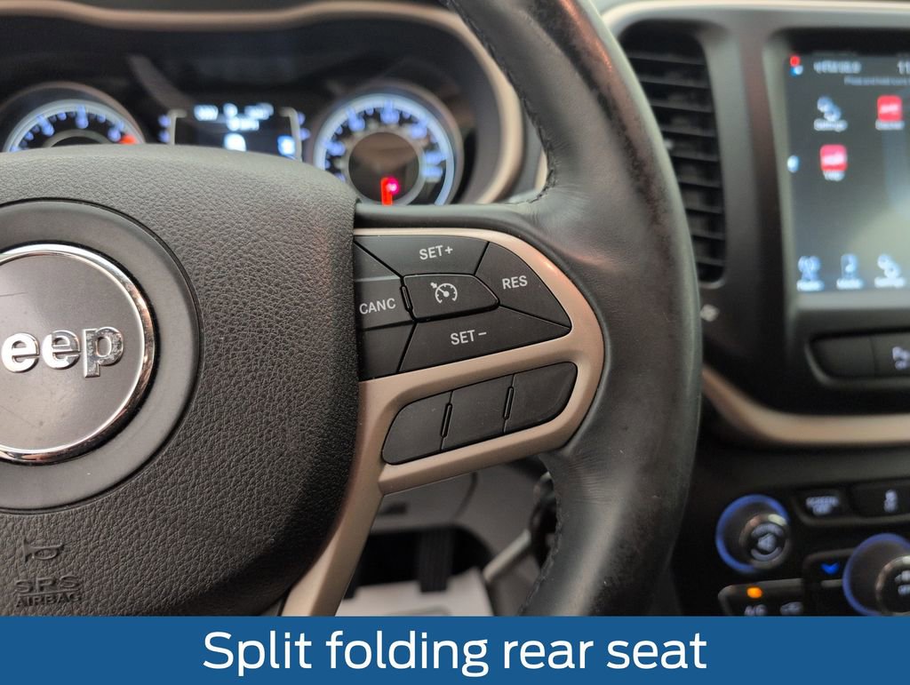 Used 2017 Jeep Cherokee Latitude w/ Safety/Convenience Group FWD image 42