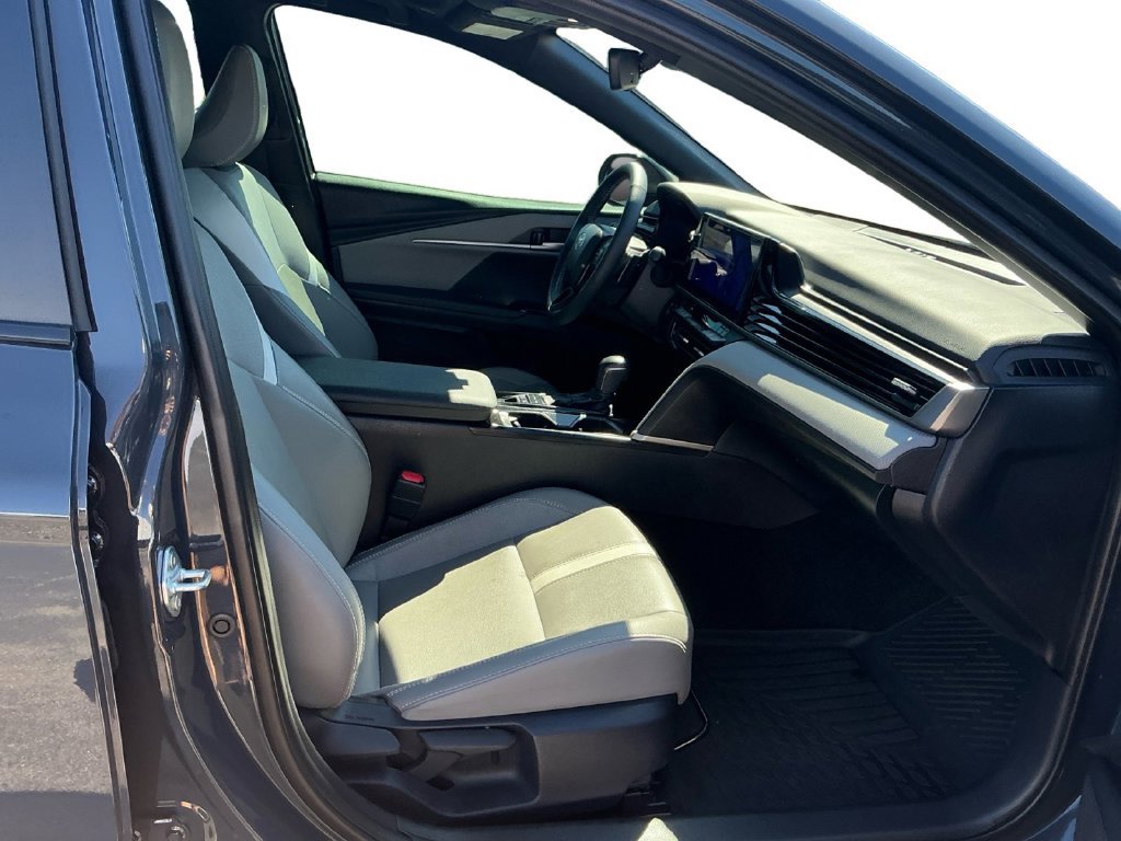 Used 2026 Toyota Camry SE w/ Multimedia Upgrade Package FWD image 22