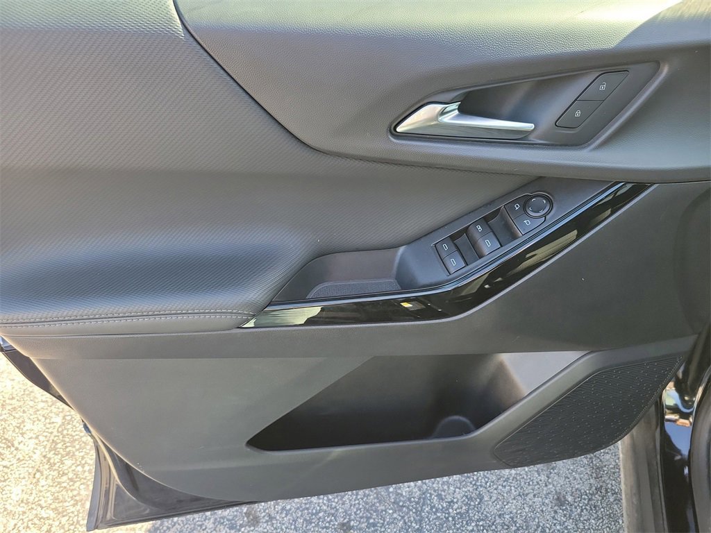 Used 2025 Chevrolet Equinox LT image 13