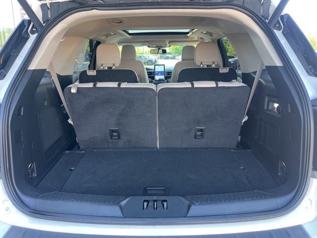 Certified 2023 Ford Explorer Limited w/ Limited Technology Package AWD/4WD image 12