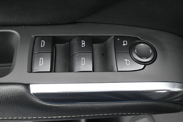 Used 2025 Chevrolet Traverse LT AWD/4WD image 14