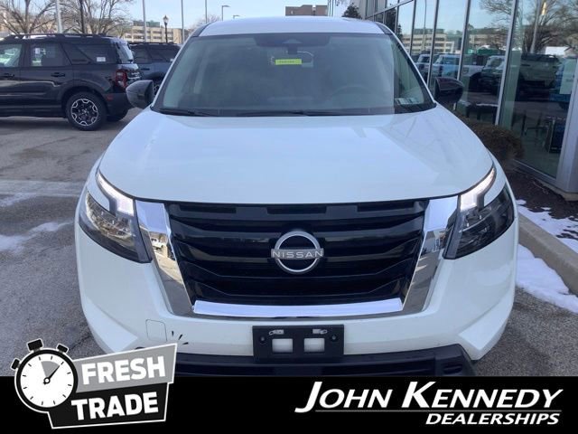 Used 2023 Nissan Pathfinder S image 9