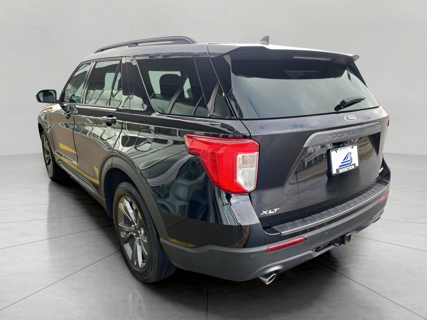 Certified 2023 Ford Explorer XLT w/ Equipment Group 202A image 7