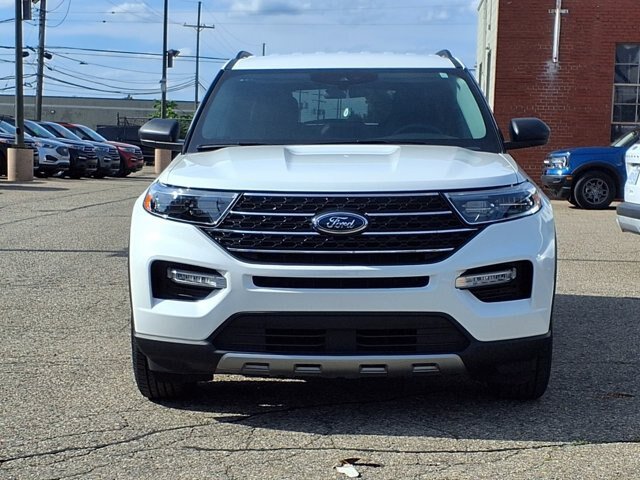 Certified 2024 Ford Explorer XLT w/ Equipment Group 202A AWD/4WD image 27