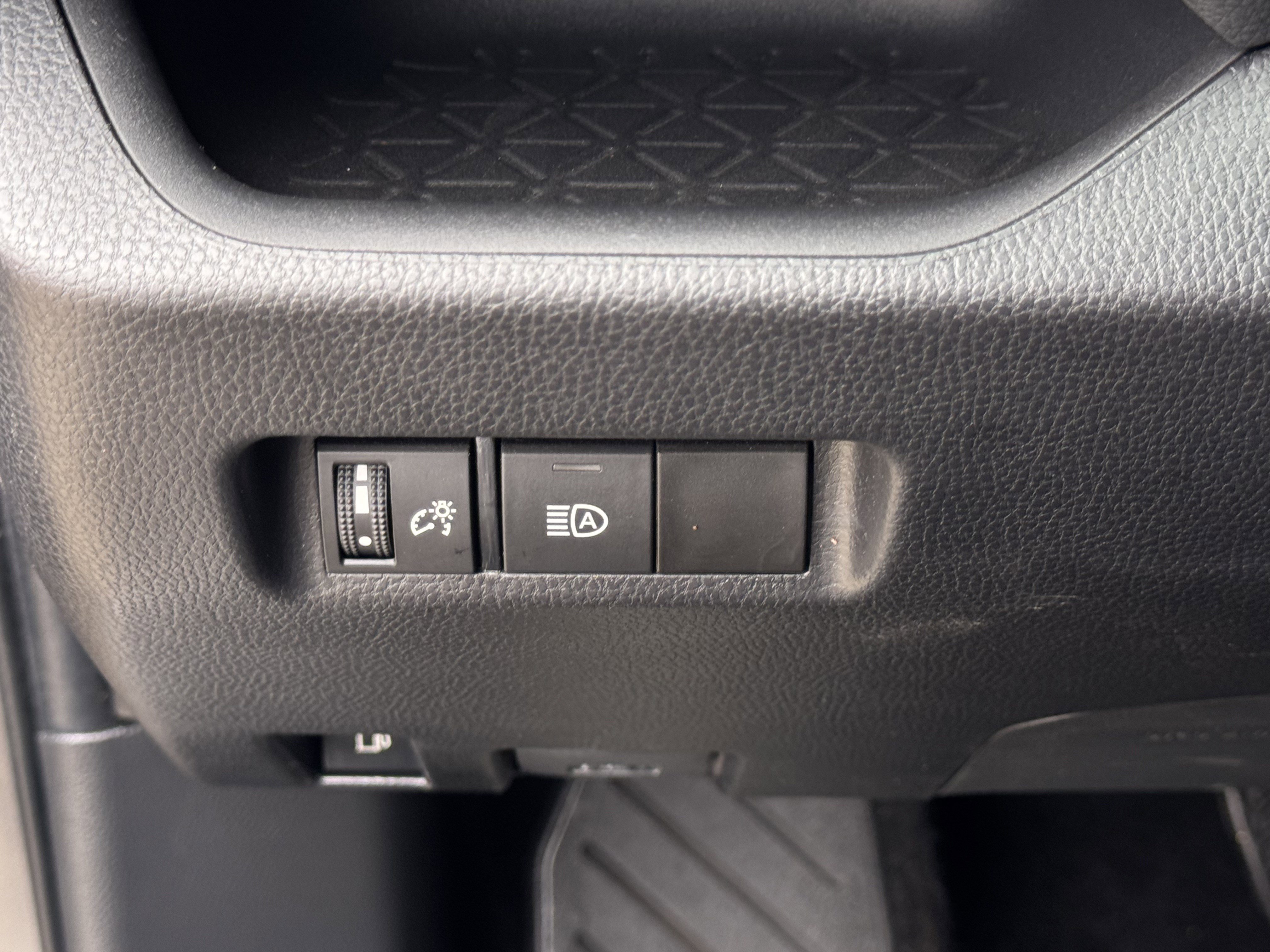 Used 2024 Toyota RAV4 LE image 20