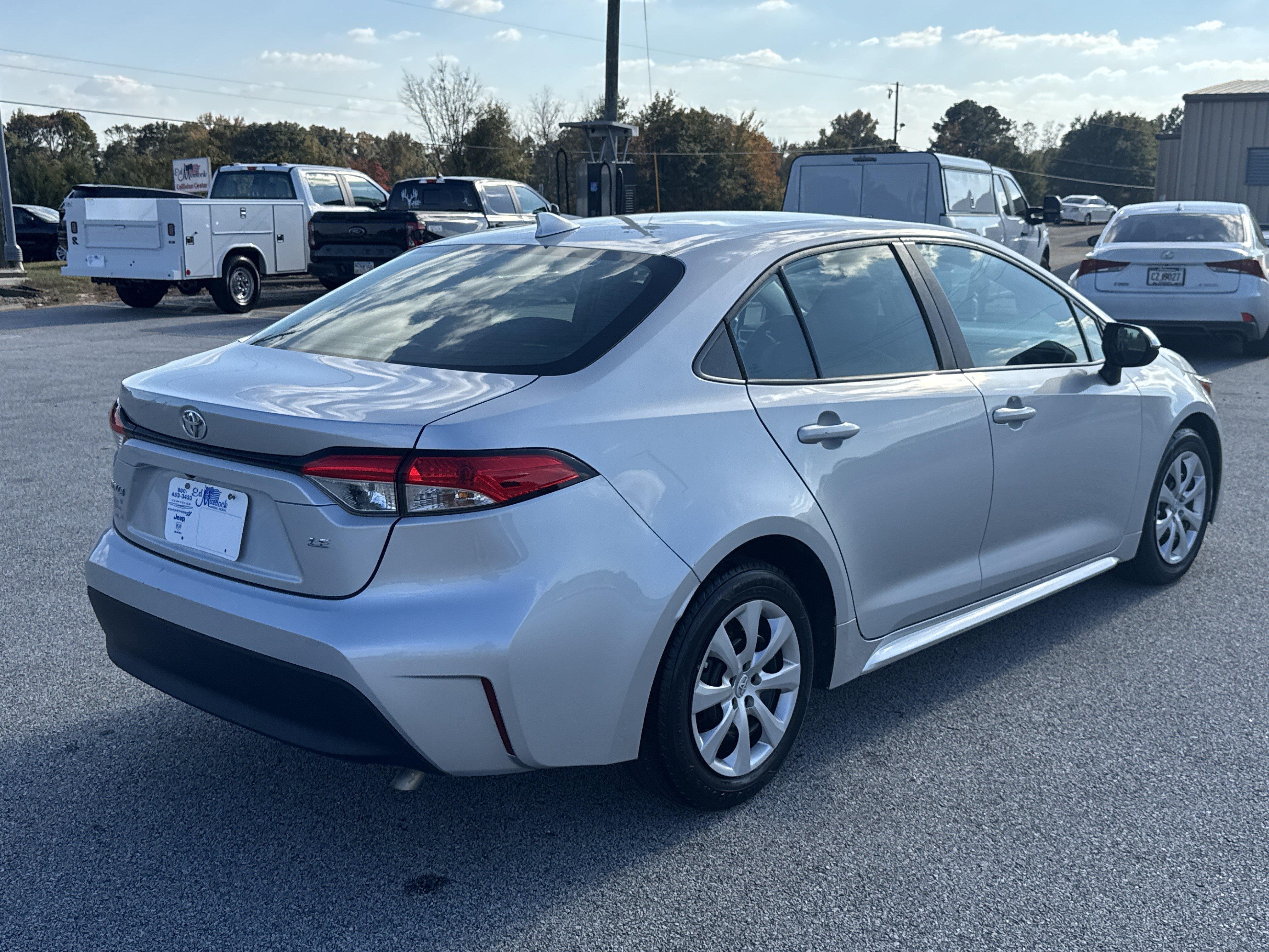 Used 2023 Toyota Corolla LE FWD image 5
