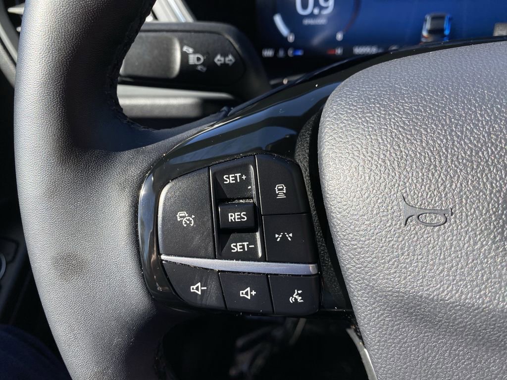 Certified 2025 Ford Escape Platinum image 32