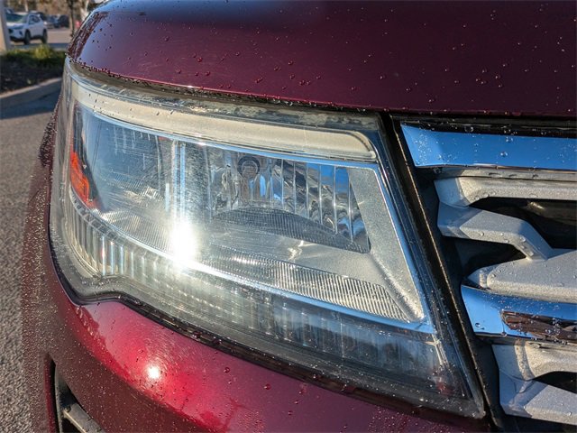 Certified 2019 Ford Explorer XLT w/ Equipment Group 202A image 10