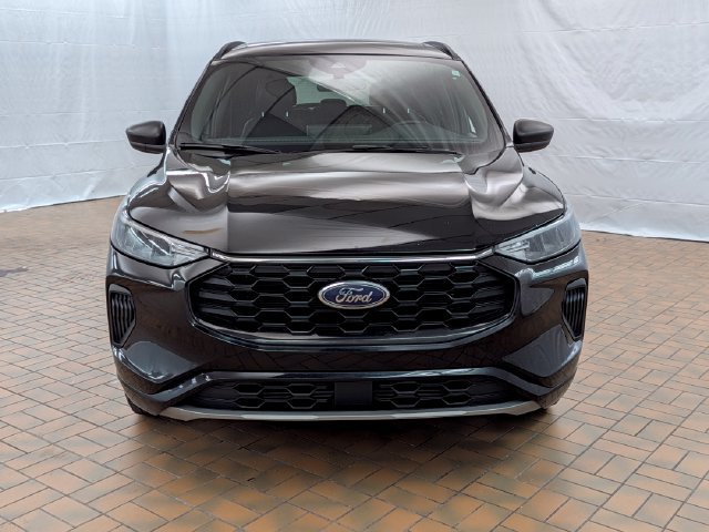 Certified 2023 Ford Escape ST-Line w/ Tech Pack #1 AWD/4WD image 2