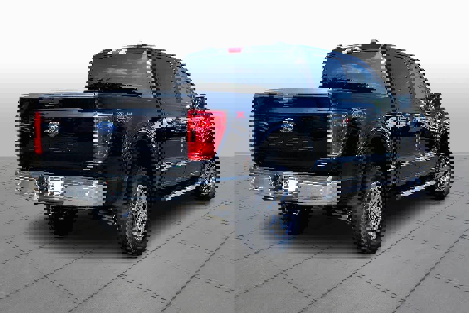 Certified 2022 Ford F150 XLT w/ XTR Package image 4