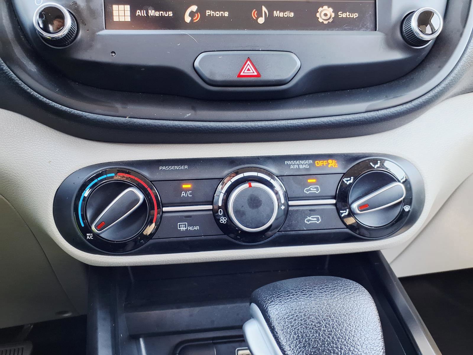 Used 2025 Kia Soul LX FWD image 24