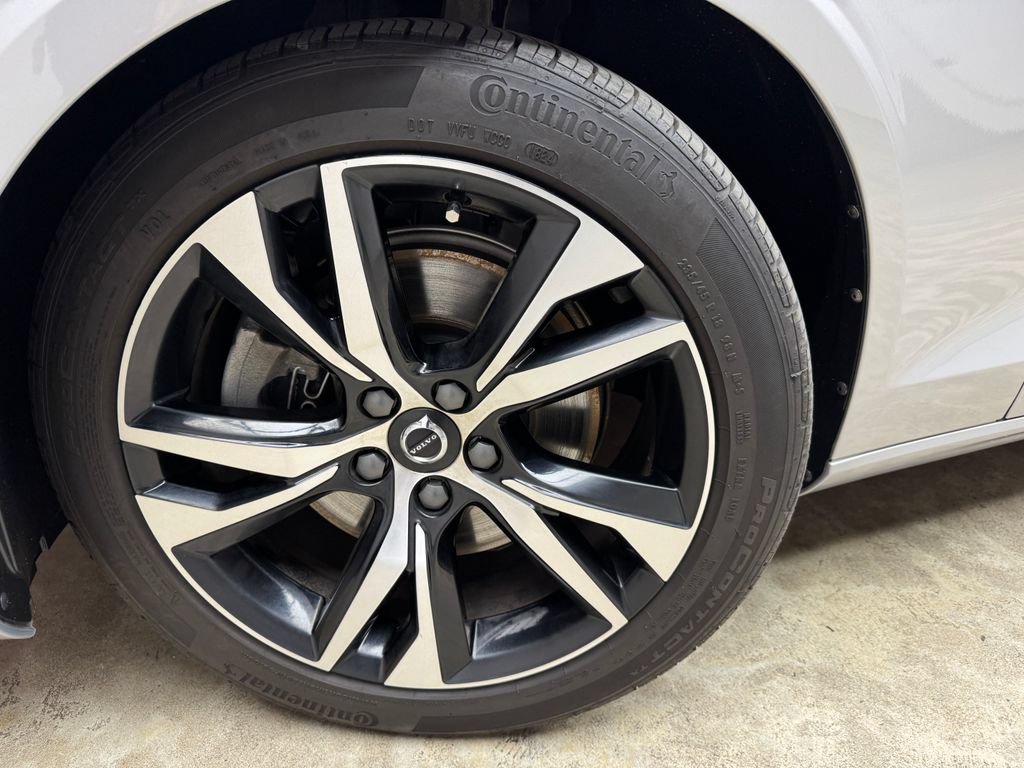Used 2025 Volvo S60 B5 Core FWD image 28