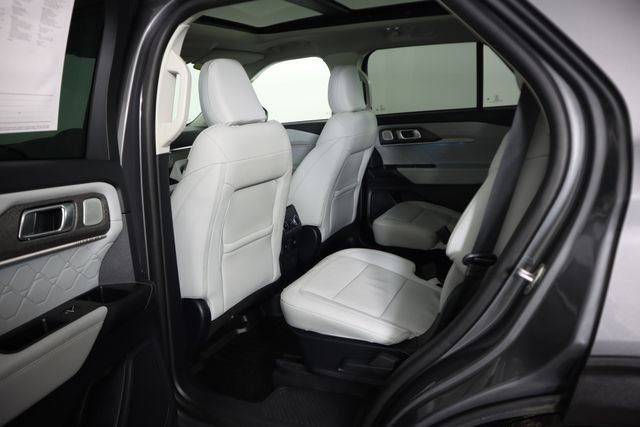 Certified 2025 Ford Explorer Platinum w/ Ultimate Package AWD/4WD image 59