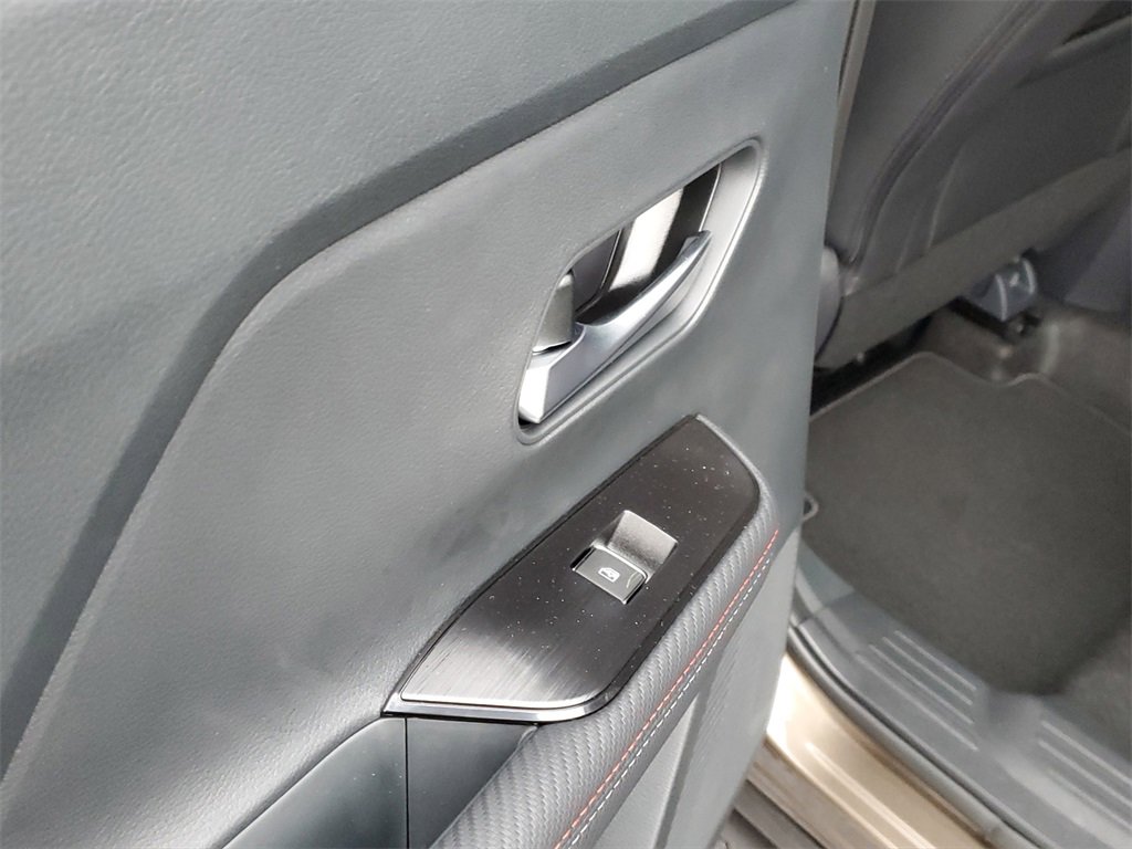 Used 2025 Nissan Kicks SR image 8