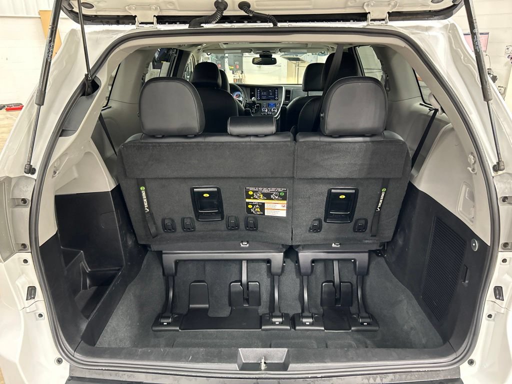 Used 2020 Toyota Sienna SE w/ Nightshade Edition AWD/4WD image 27
