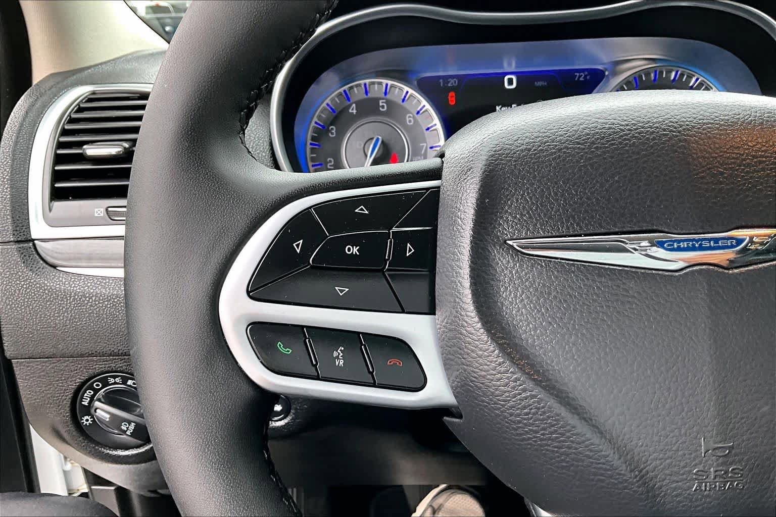 Used 2023 Chrysler 300 Touring L w/ Comfort Group RWD image 22