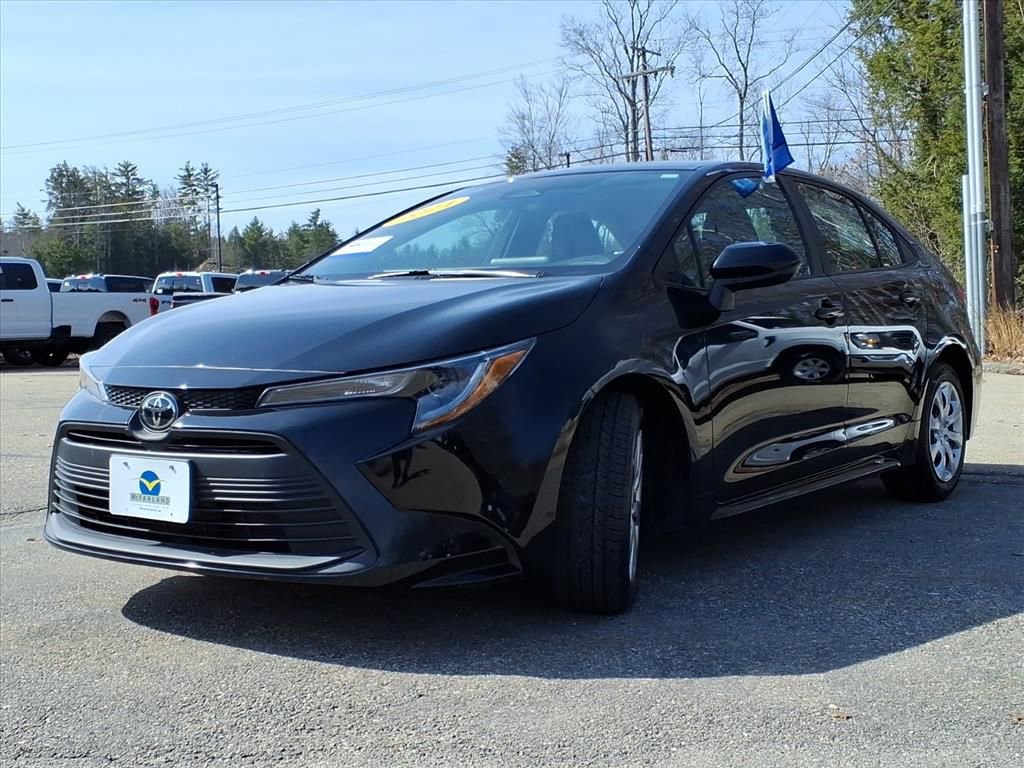 Used 2024 Toyota Corolla LE FWD image 7