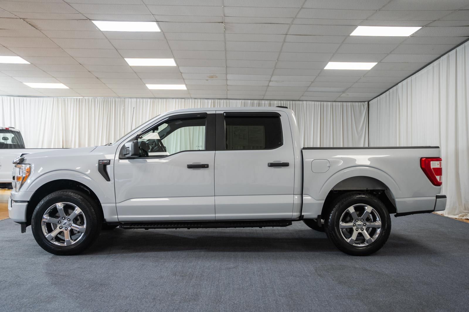 Certified 2021 Ford F150 XL w/ STX Appearance Package AWD/4WD image 5