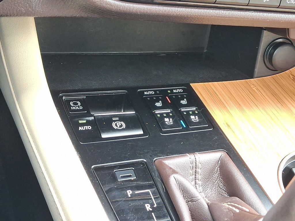 Used 2018 Lexus RX 450hL Premium w/ Premium Package AWD/4WD image 25