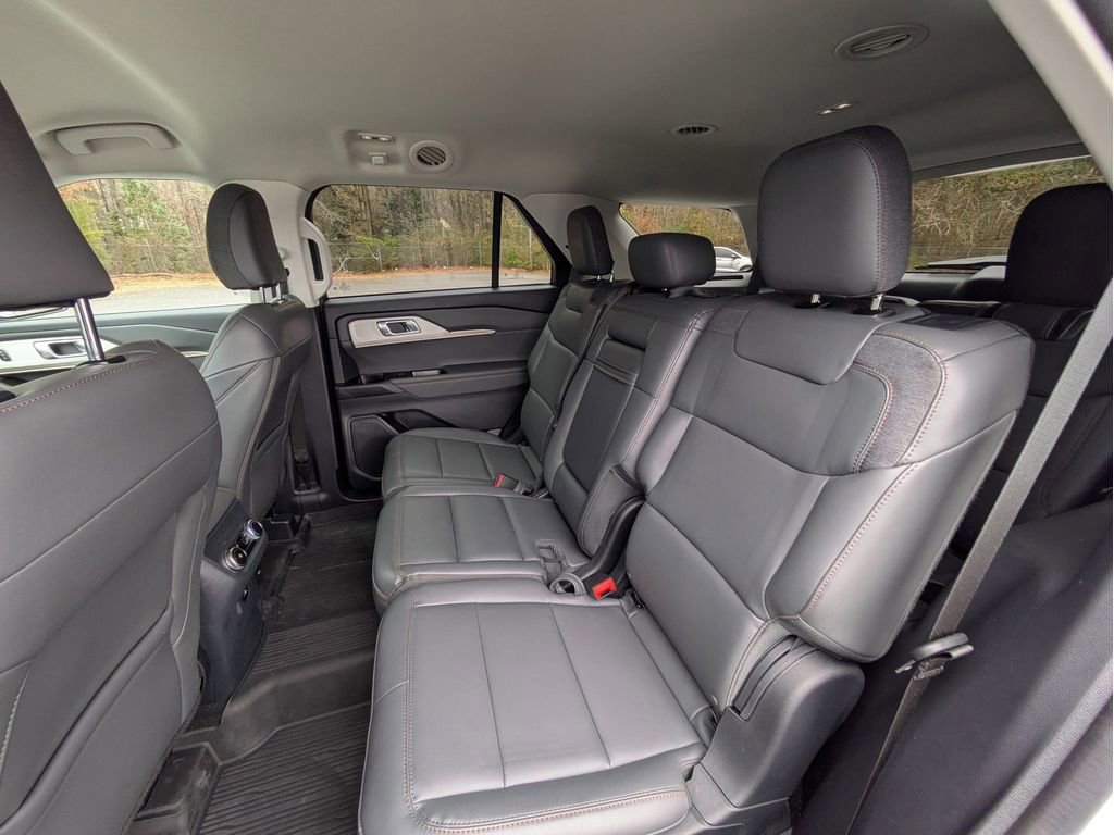 Certified 2025 Ford Explorer Active w/ Active Comfort Package image 26
