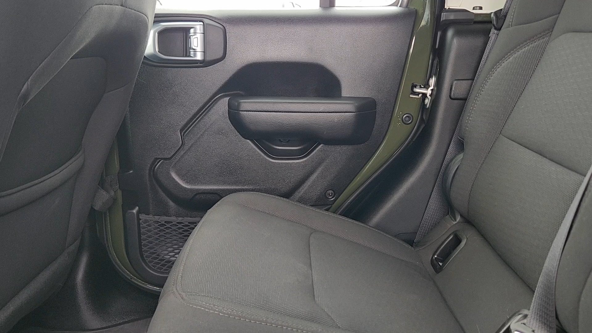 Used 2023 Jeep Gladiator Sport AWD/4WD image 16