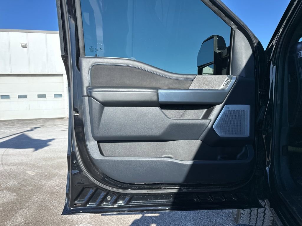 Certified 2025 Ford F250 Platinum image 18