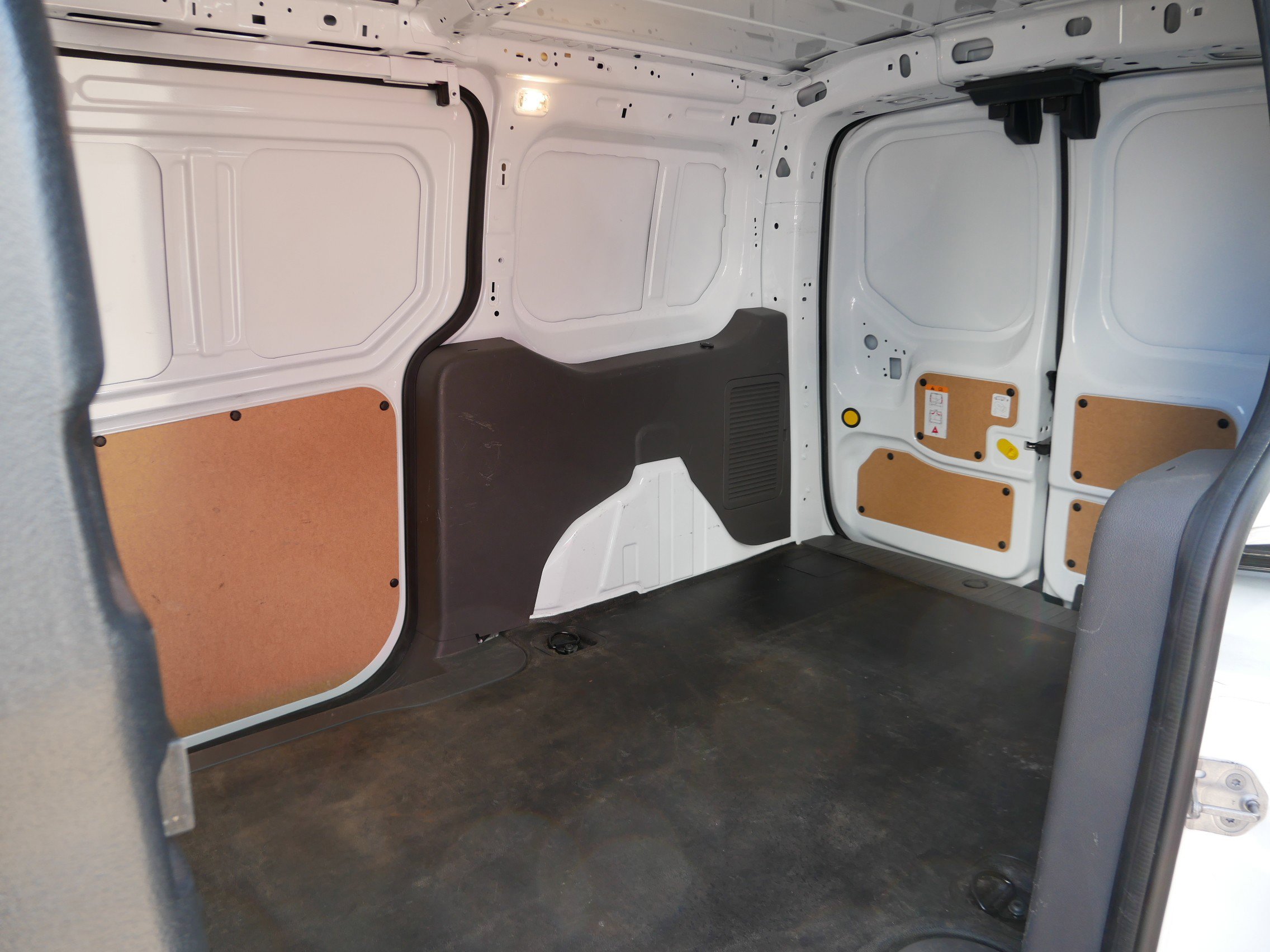 Certified 2023 Ford Transit Connect XL FWD image 5