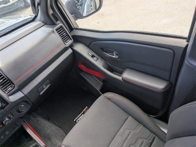 Used 2023 Nissan Frontier PRO-4X w/ Technology Package image 17