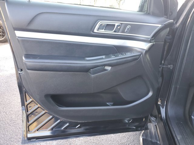 Certified 2017 Ford Explorer XLT image 16