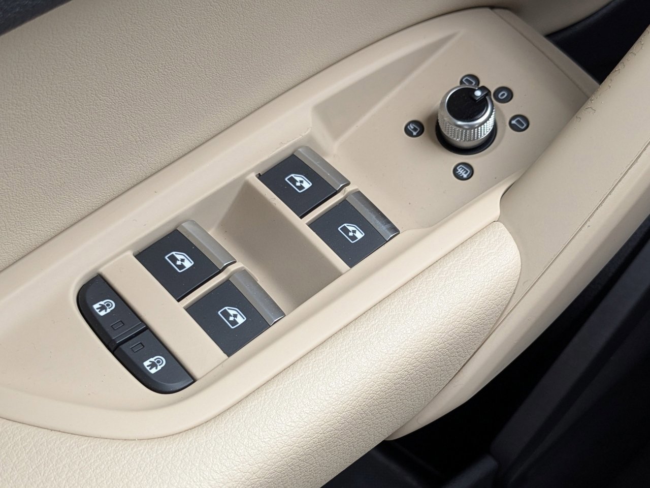 Used 2021 Audi Q5 Premium image 29