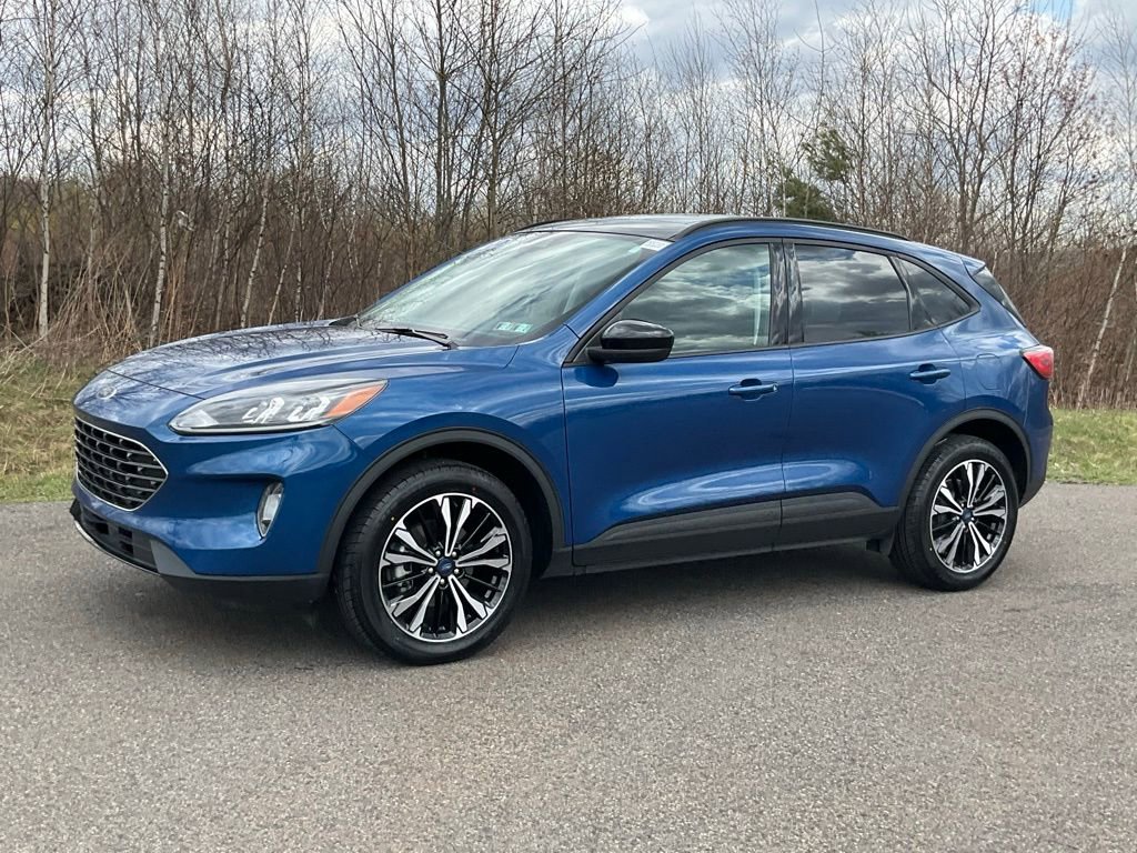 Certified 2022 Ford Escape SEL w/ SEL Stealth AWD Package image 30