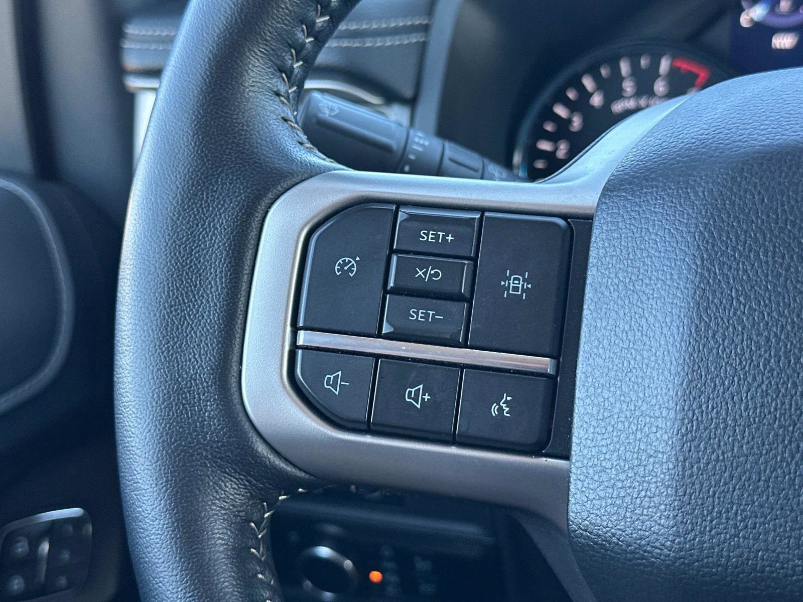 Certified 2024 Ford Expedition XLT image 18