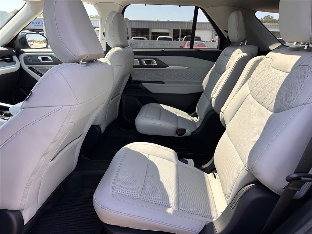 Certified 2025 Ford Explorer Platinum w/ Ultimate Package image 10