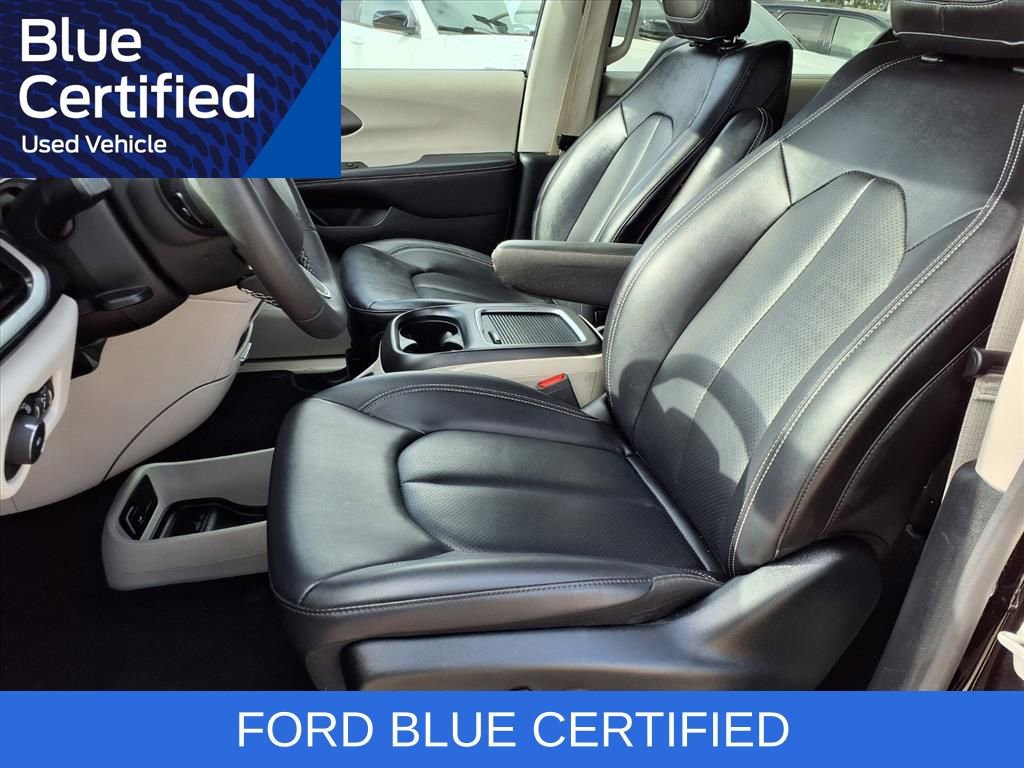 Used 2024 Chrysler Pacifica Touring-L image 26