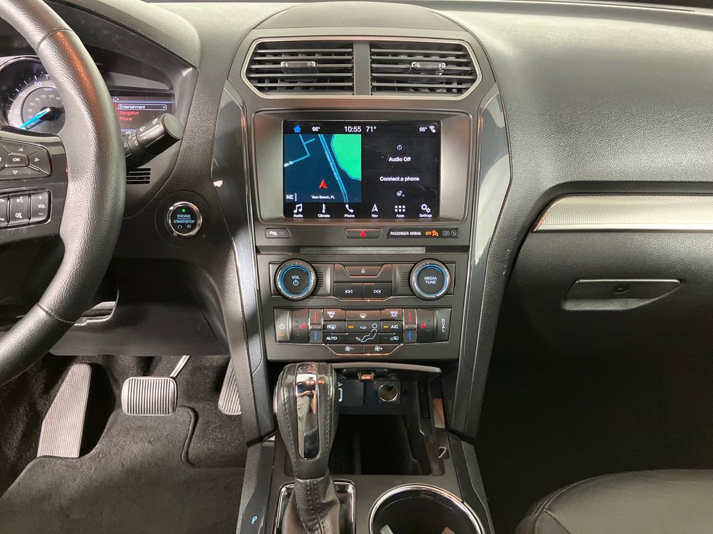Certified 2018 Ford Explorer XLT w/ Equipment Group 202A image 28