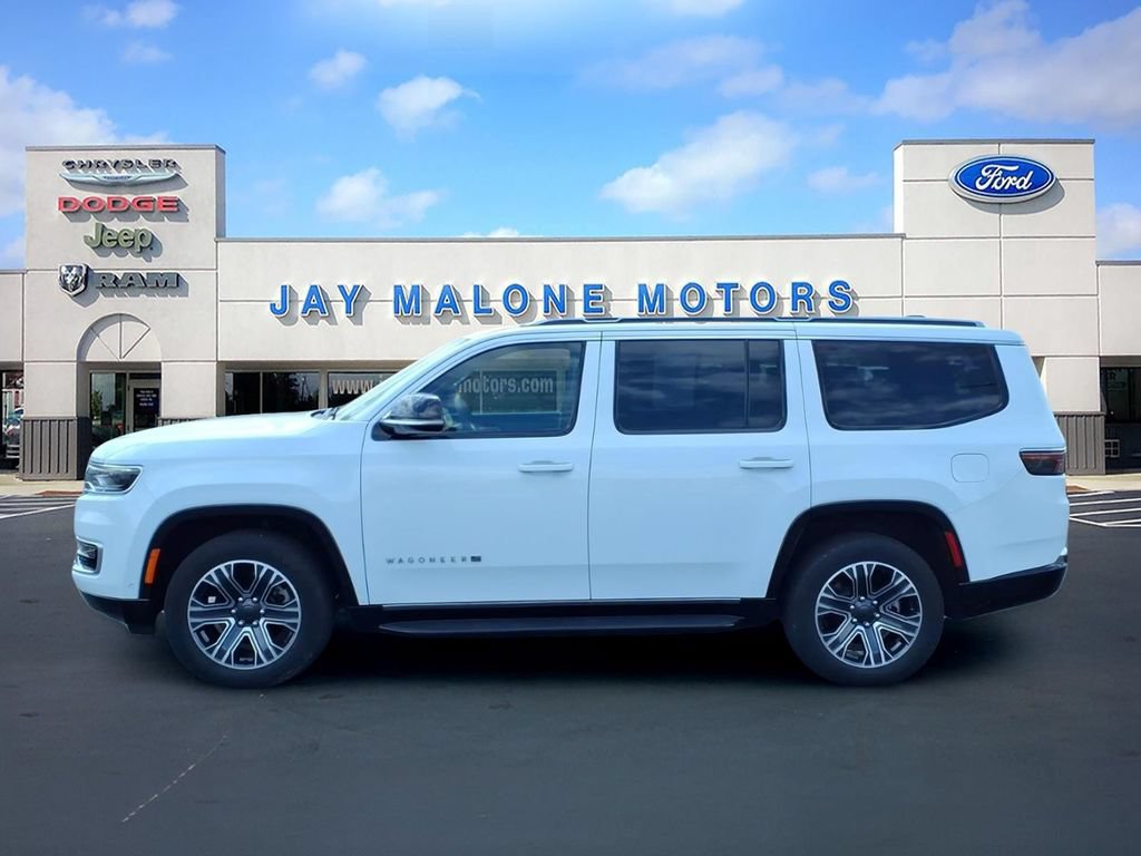 Used 2024 Jeep Wagoneer Series II w/ Flexible Seating Group AWD/4WD image 7
