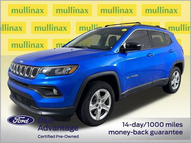 Used 2023 Jeep Compass Latitude w/ Convenience Group AWD/4WD image 14
