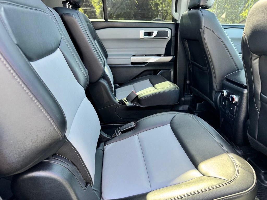 Certified 2023 Ford Explorer XLT w/ Equipment Group 202A AWD/4WD image 18