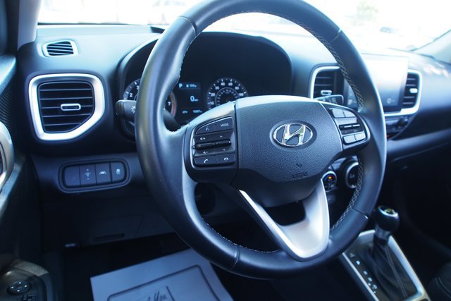 Used 2022 Hyundai Venue SEL w/ Cargo Package FWD image 15