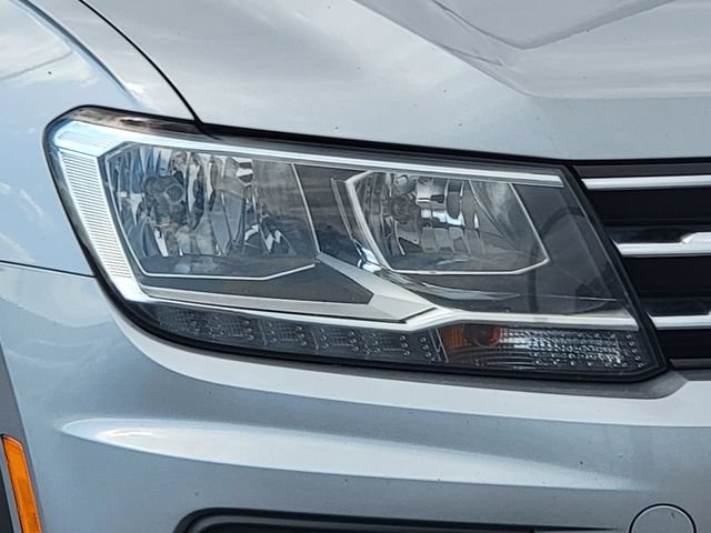 Used 2020 Volkswagen Tiguan SE AWD/4WD image 15