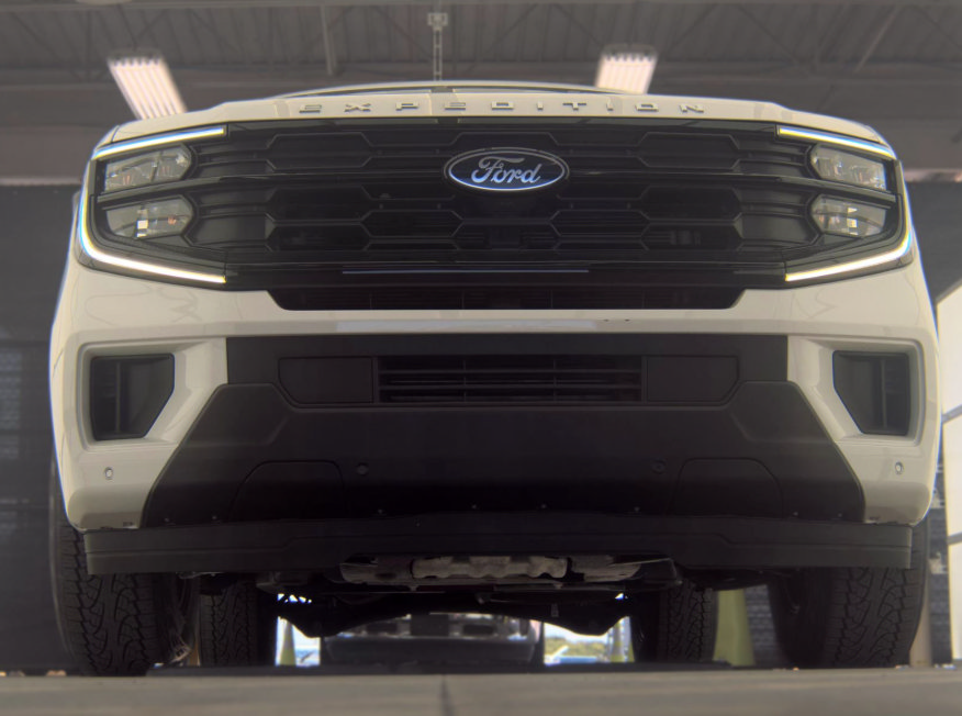 Certified 2025 Ford Expedition Active RWD image 9