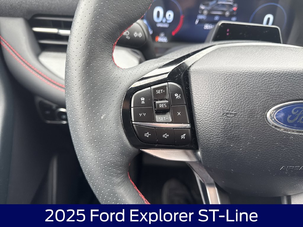 Certified 2025 Ford Explorer ST-Line AWD/4WD image 23