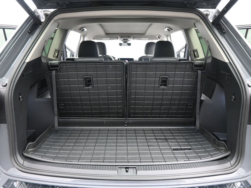 Used 2025 Volkswagen Atlas SEL image 24